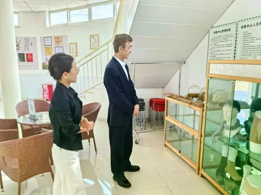 中国工程院院士阿吉艾克拜尔·艾萨一行莅临戈宝基地调研